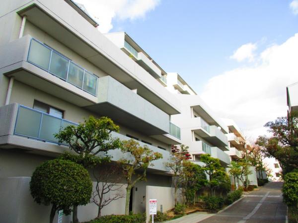 芦屋市朝日ケ丘町 中古マンション外観写真